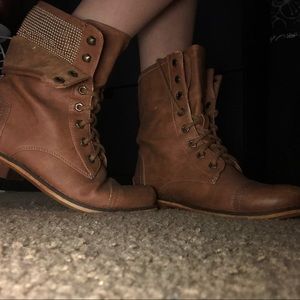 Crown Vintage Boots